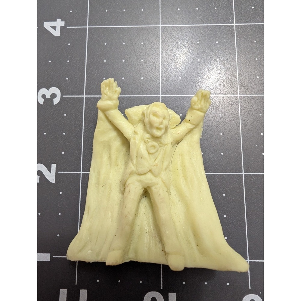 VAMPIRES 1992 HEI Happiness Express Dracula Monster Figure 90s Mini 2"